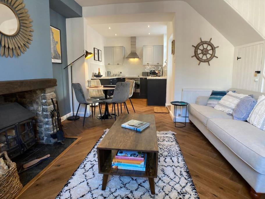 Cosy 2 Bedroom Cottage In Scarborough'S Old Town Екстер'єр фото